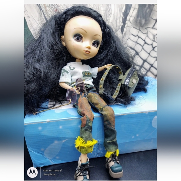 RARE PULLIP DOLL SQUALL BRUNETTE A6 - Picture 2 of 10